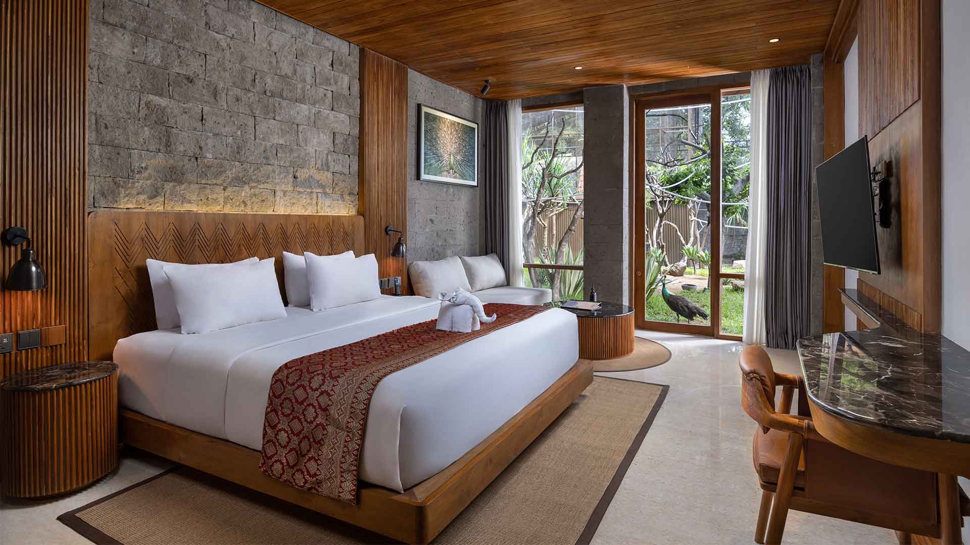 Family Suite Aviary